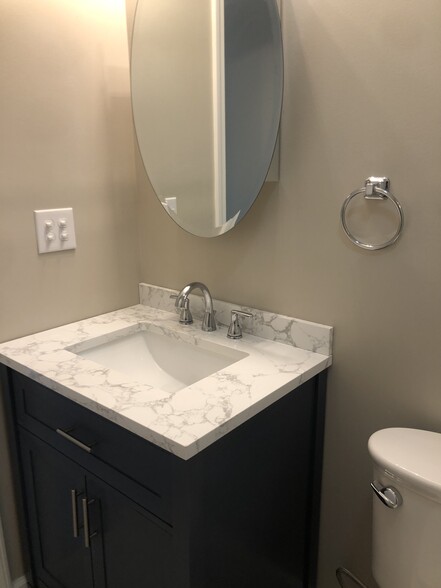 Main floor bathroom - 4414 Venable Ave