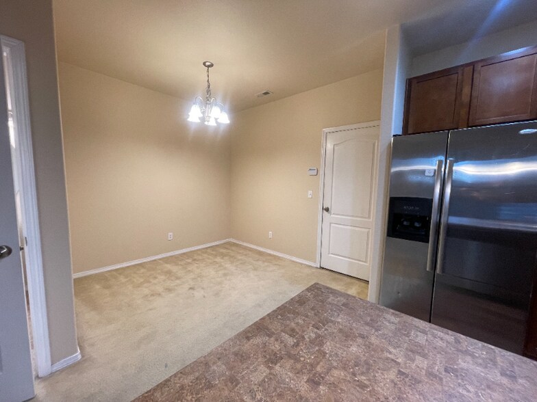 Building Photo - 4717 ROWLAND Heights