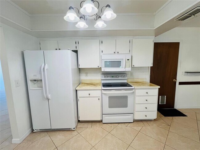 Building Photo - 1144 Lanyard St