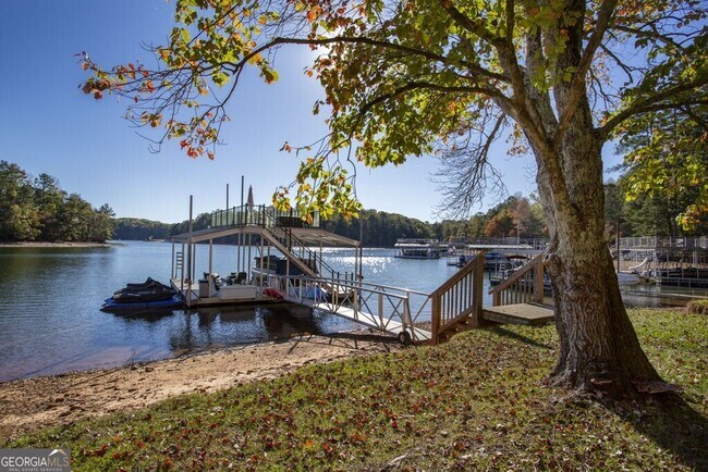 Building Photo - 8885 Bay Dr