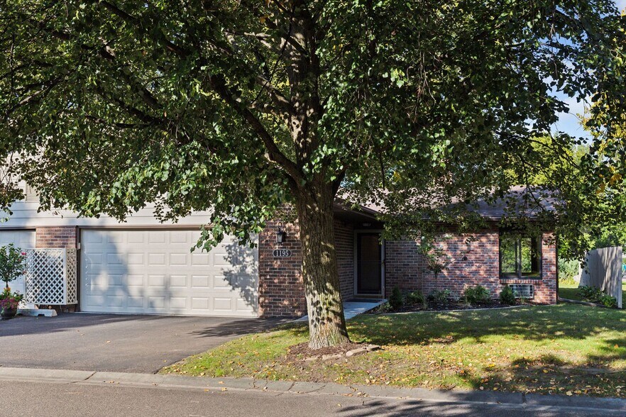 Building Photo - 1195 Weston Ln N