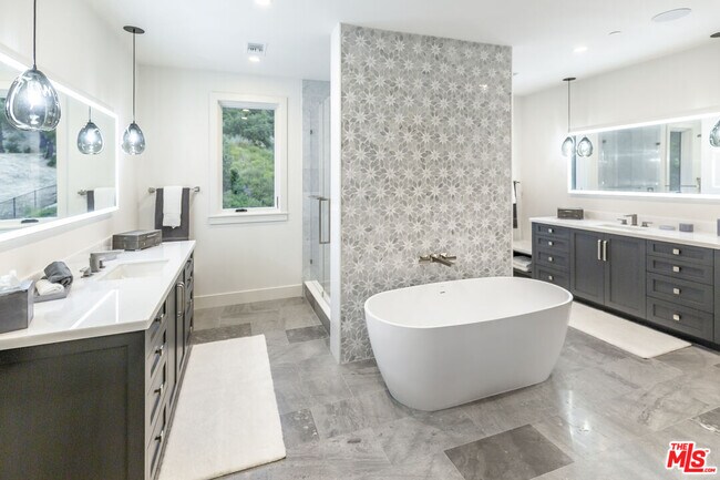 Building Photo - 24277 Dry Canyon Cold Creek Rd