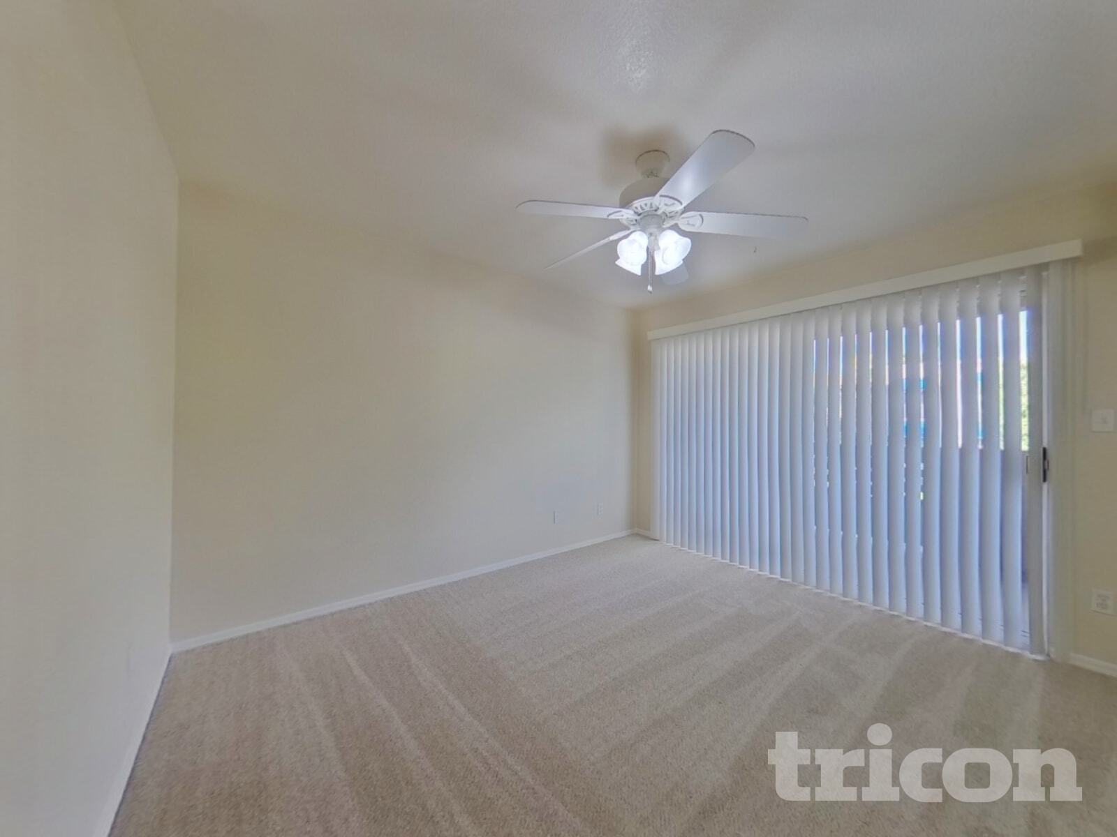 Building Photo - 1880 E Morten Ave