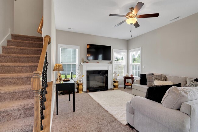 Building Photo - 307 Pettigrew Ln