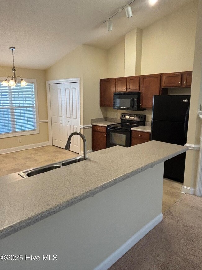 Building Photo - 2321 Sadler Dr