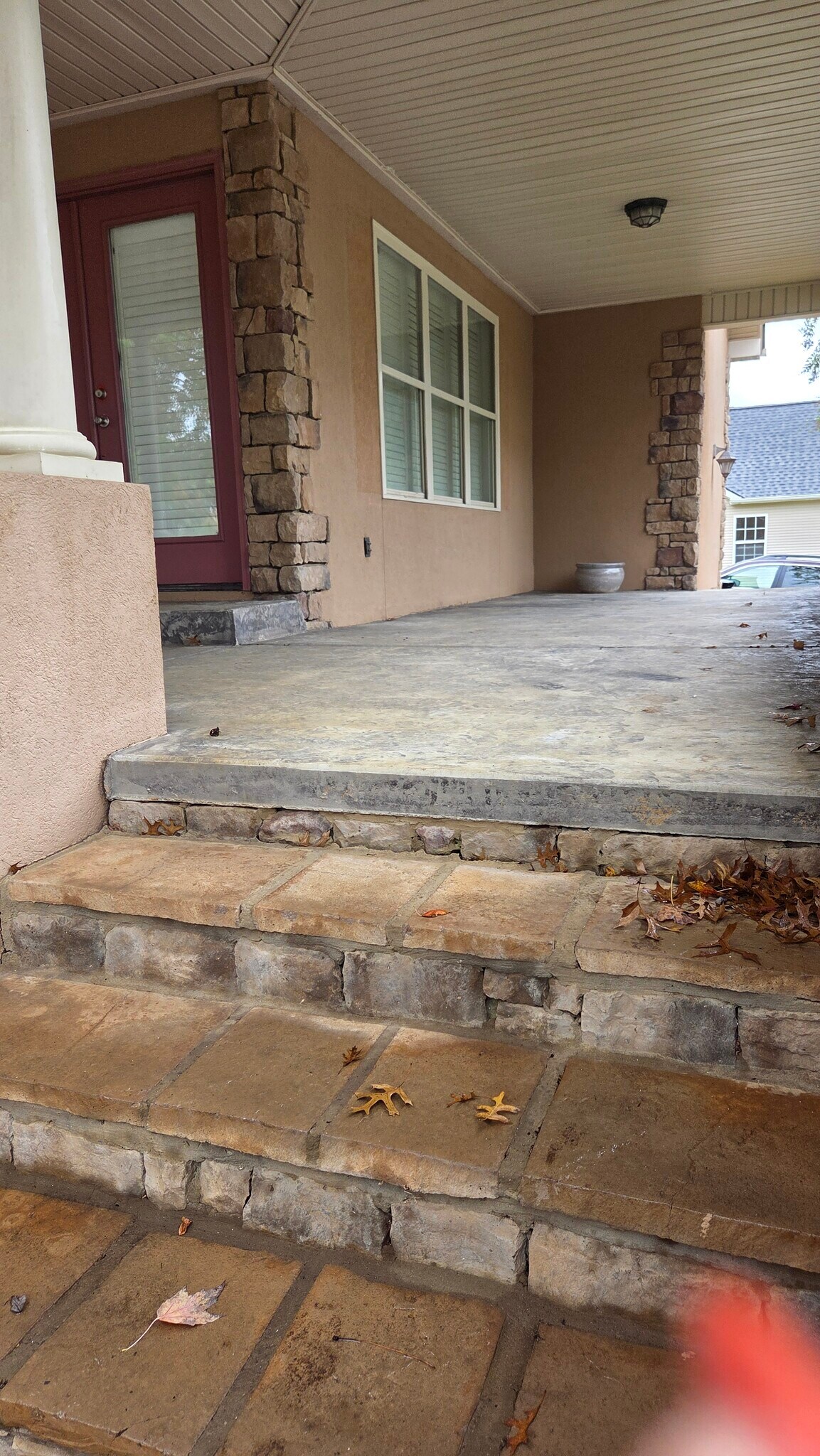 Building Photo - 324 Avenue of the Oaks