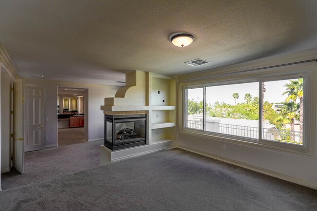 Building Photo - Stunning 6 Bedroom Home With Casita Pool H...