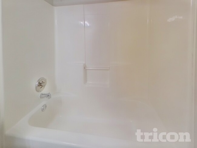 Building Photo - 988 Winding Down Way