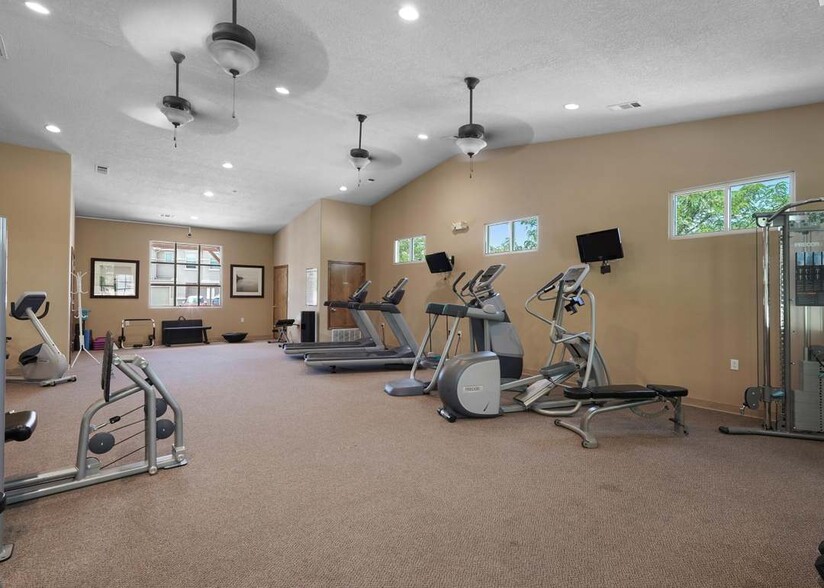 Presidio Fitness Center - 10824 Arguello Trl NE