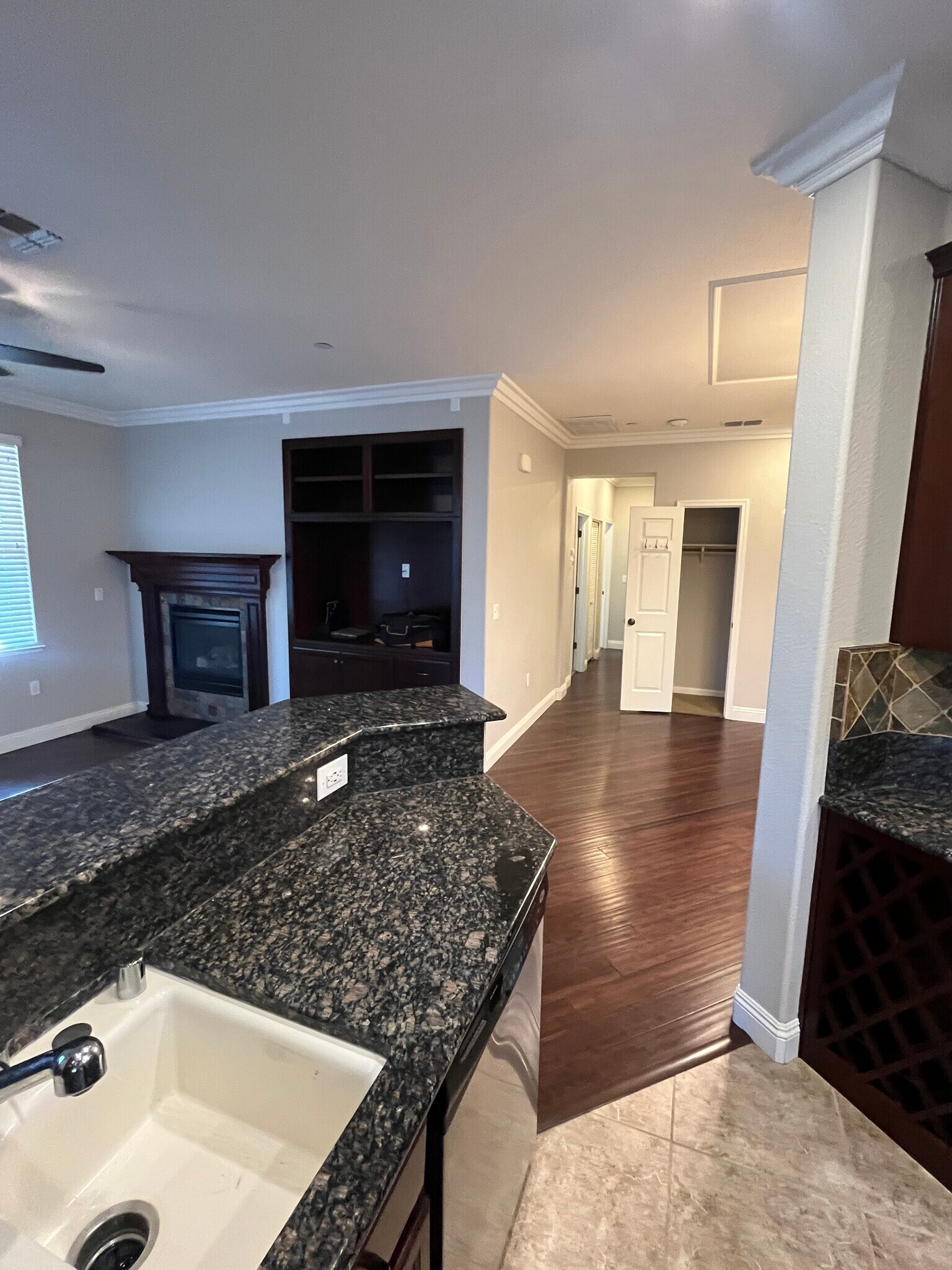 Building Photo - 400 Regatta Lane