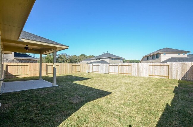 Building Photo - 16922 Sedum Grn