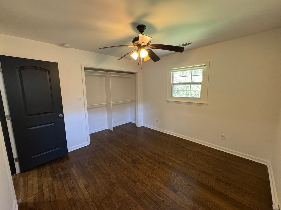 Building Photo - 995 Fleetwood Cir SW