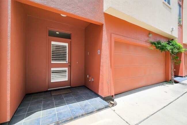 Building Photo - 2437 South Blvd