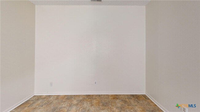 Building Photo - 911 S 27th St