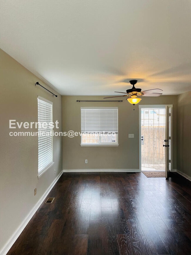 Building Photo - 2107 S Acoma St