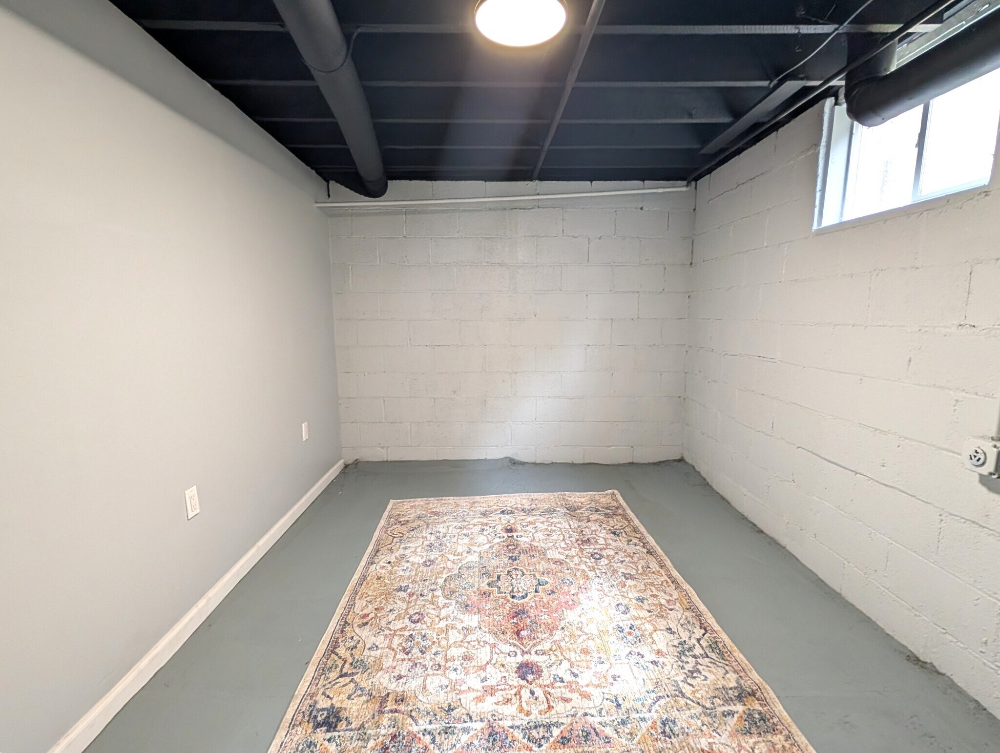 Building Photo - 2024 Vinton St