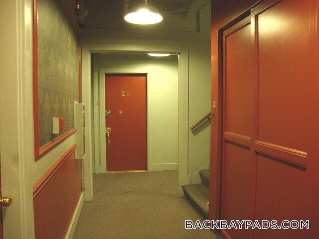 Building Photo - 520 Beacon St