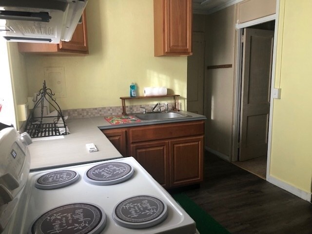Building Photo - 8-3 Parker Avenue Unit