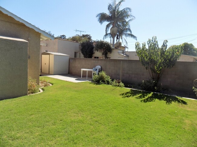 Building Photo - Large 4BD-2BA House in North Long Beach fo...