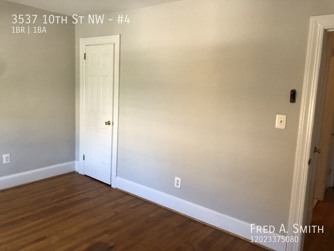 Building Photo - 1BR + Den Apartment in Columbia Heights Av...