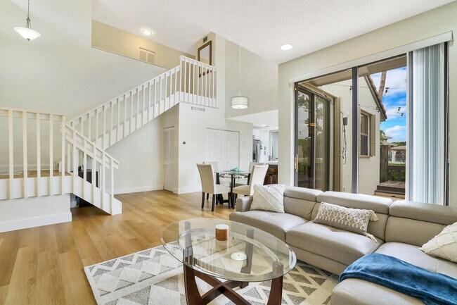 Building Photo - 5804 Fox Hollow Dr