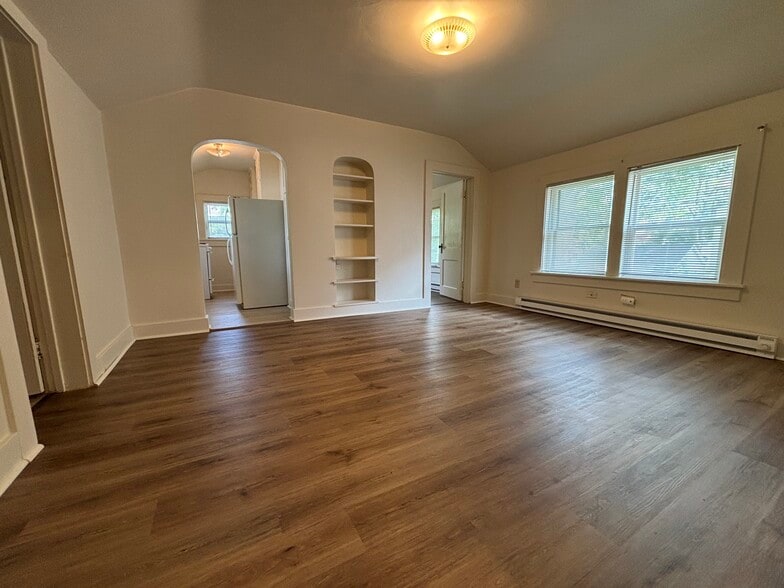 Living Room - 644 Galloway St
