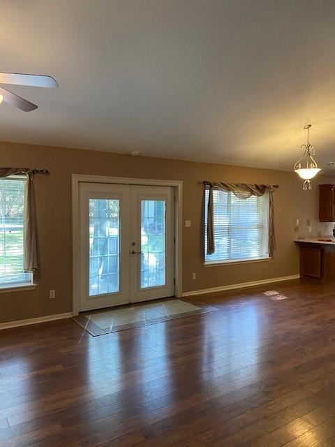 Building Photo - 2107 Greentree Dr