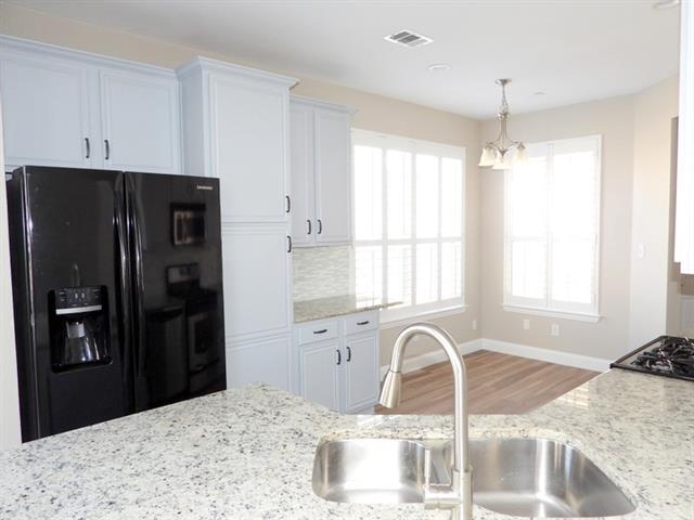 Building Photo - 3001 Woodmill Dr