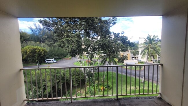 Building Photo - Recently Upgraded Spacious 1 Bedroom Apartment in the Ridgecrest Complex.