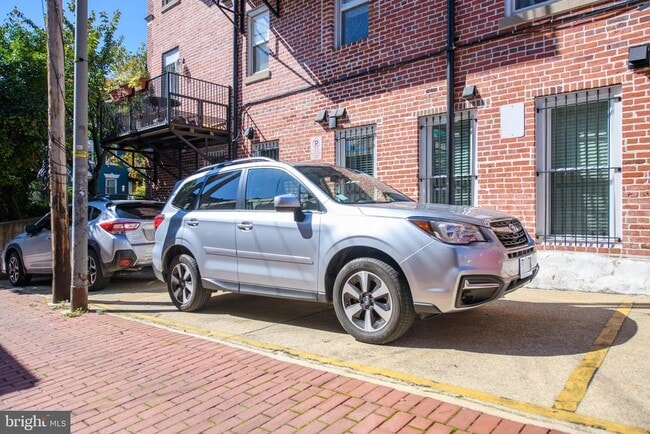 Building Photo - 1807 California St NW