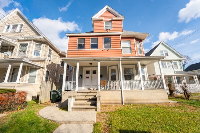 Building Photo - 540 Laurel Ave