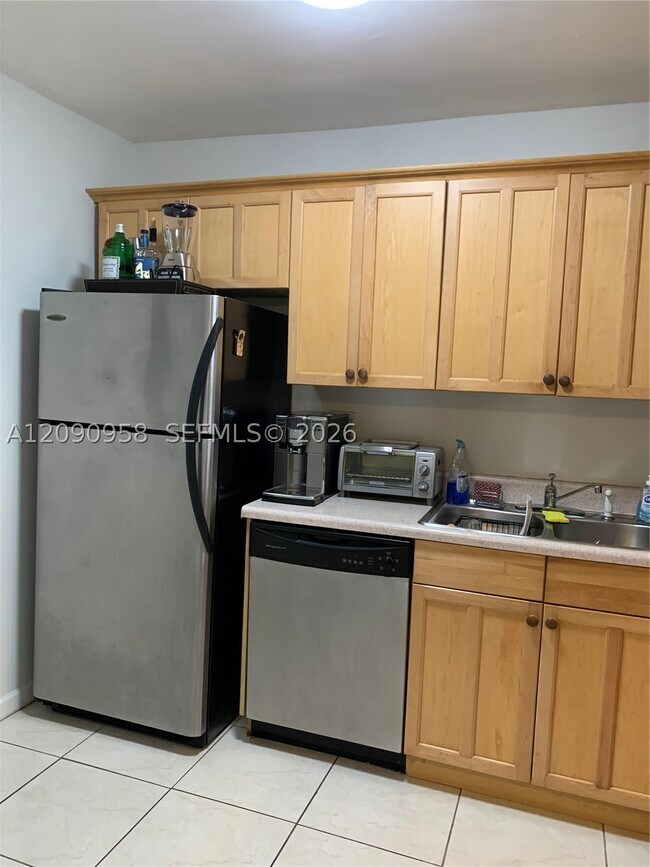 Building Photo - 12290 NE 11th Ct