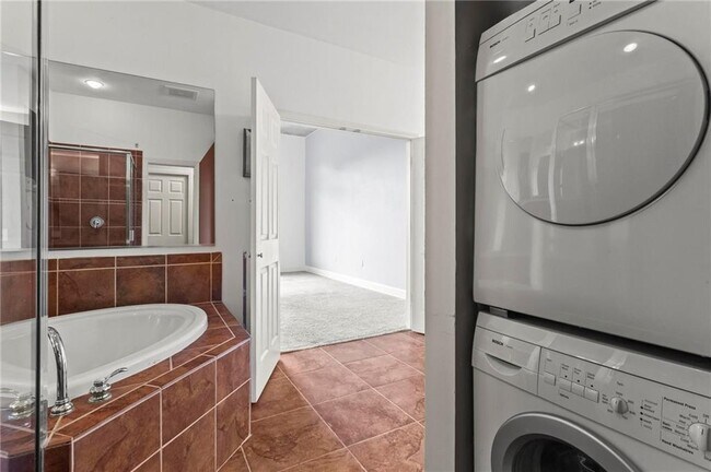 Building Photo - 3820 Roswell Rd NE