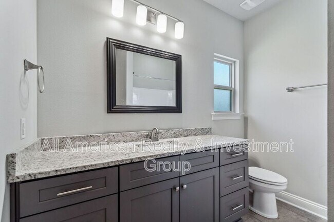 Building Photo - 2381 Belmont Dr