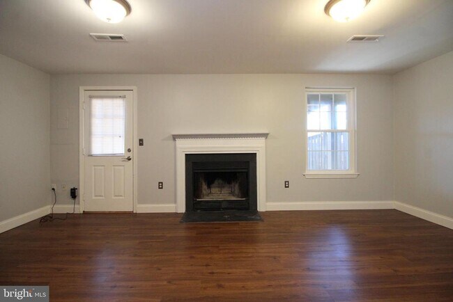 Building Photo - 192 Sulgrave Ct