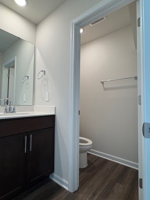 Building Photo - Room in Townhome on Rolling Flds Dr