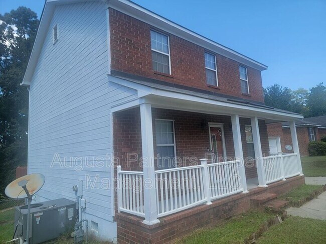 Building Photo - 1846 S Barton Dr