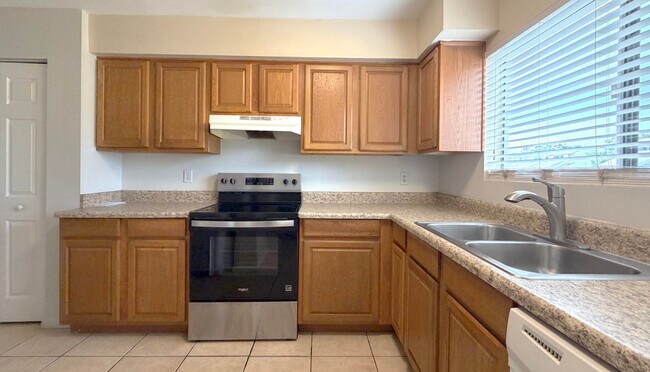 Building Photo - 12346 Fox Hound Ct