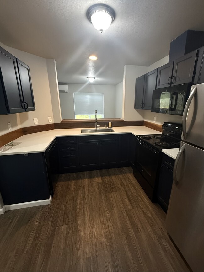 Building Photo - 1480 SE Cole Rd