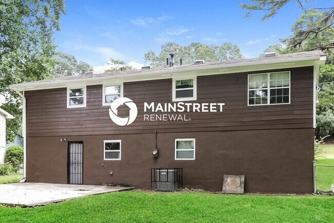 Building Photo - 6 Bedroom Pet-Friendly Home in South Fulton, GA with Main Street Renewal