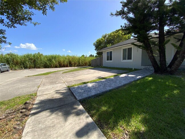 Building Photo - 30162 SW 159th Ave