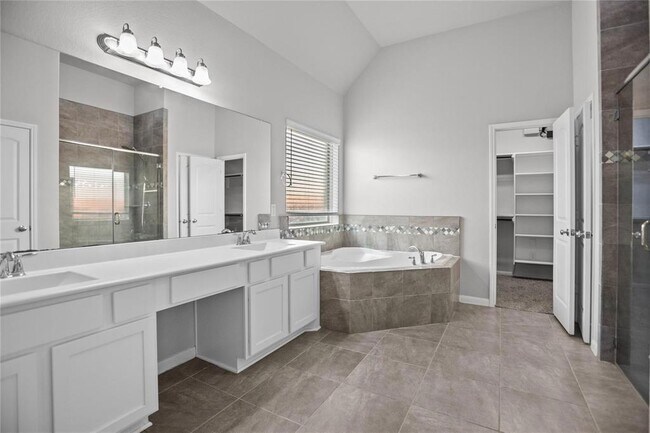 Building Photo - 24115 Golden Fallow Dr