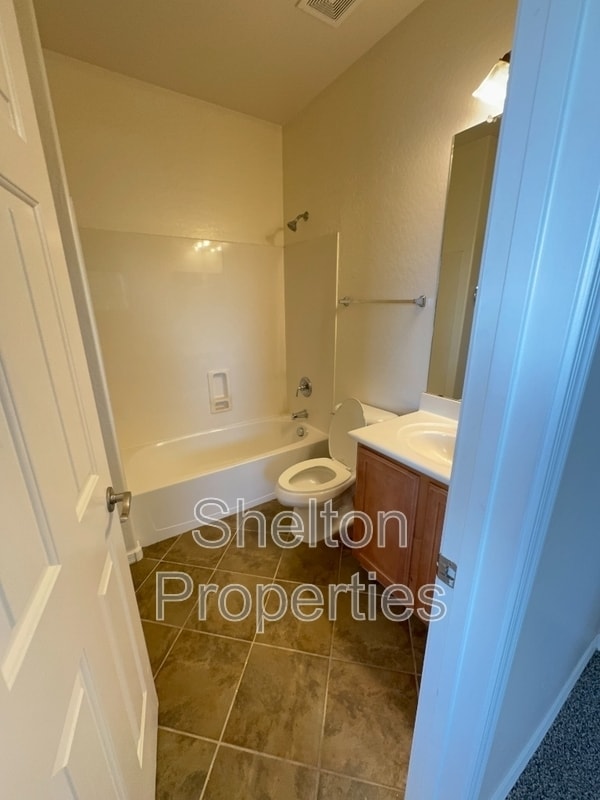 Building Photo - 20877 W Court St