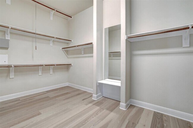 Building Photo - 2416 Millbrook Loop