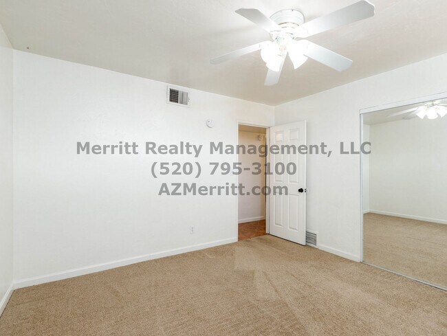 Building Photo - Sam Hughes 4 bedroom, 3 bath home with was...