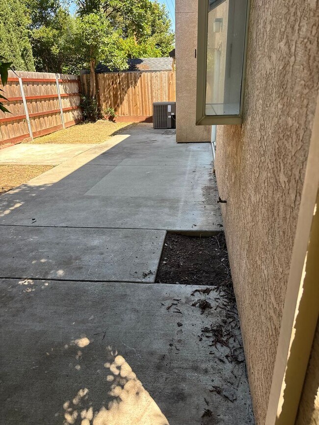 Building Photo - Ready to Move? Pet Friendly