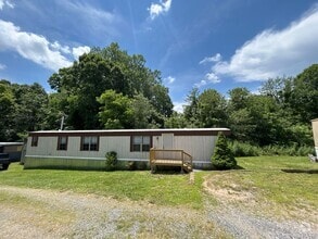 Building Photo - Newly Remodeled 2b/2b in East Asheville