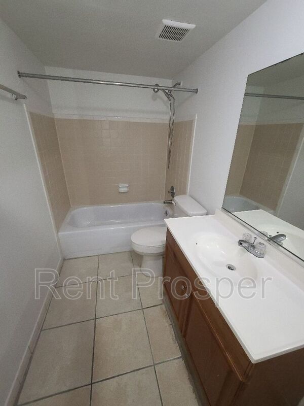 4111 S Semoran Blvd 4111 S Semoran Blvd Orlando FL 32822 Apartment