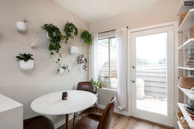 Building Photo - 2606 E Madison St