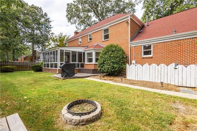 Building Photo - 4125 Duke of Gloucester Dr